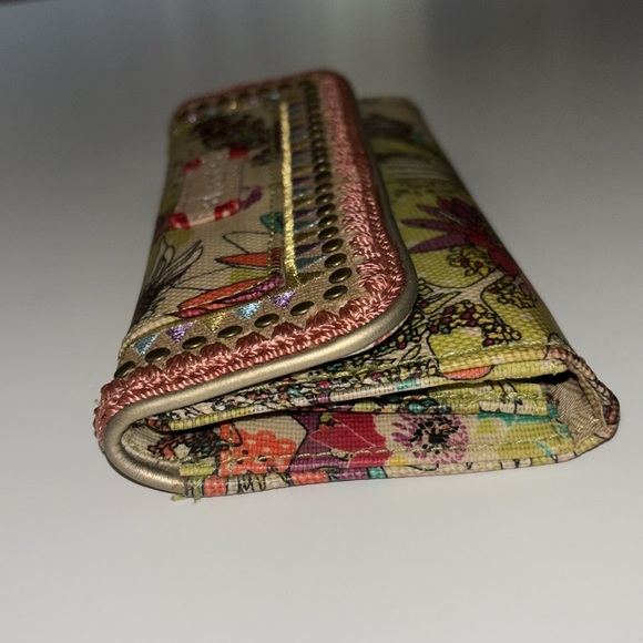 SAKROOTS Peace Orange/Coral Floral Organizer Large Tri-fold Wallet - Picture 6 of 11